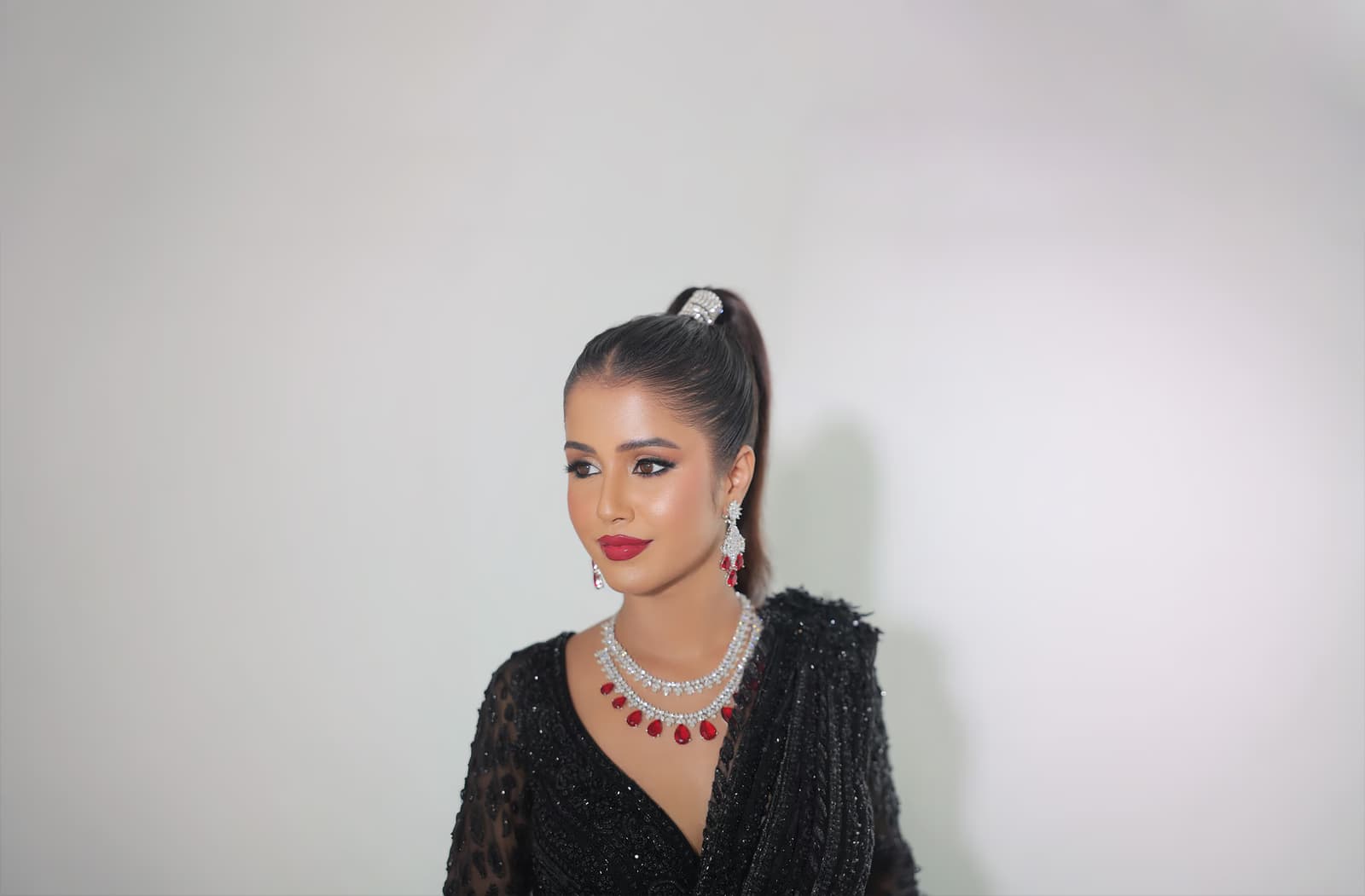 Luxury glam makeup look by Elani makeup artist, celebrity and event makeup artist Dubai UAE