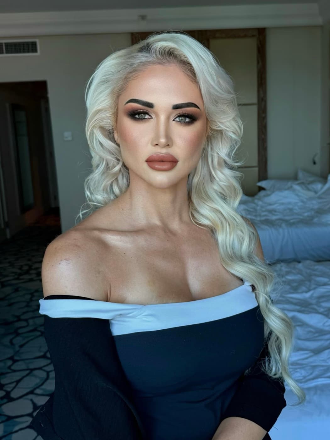 Red carpet celebrity glam makeup for a luxury event by Elani, makeup artist Dubai