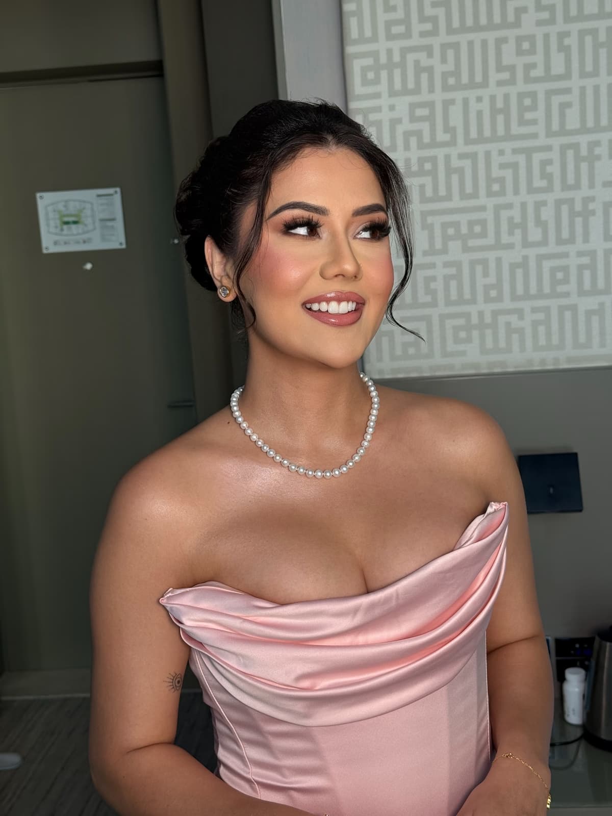 Party and occasion makeup by Elani Artistry, glamour on-location service Dubai
